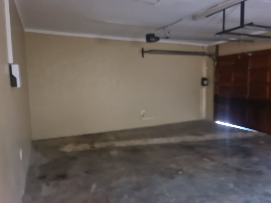 3 Bedroom Property for Sale in Safari Gardens North West